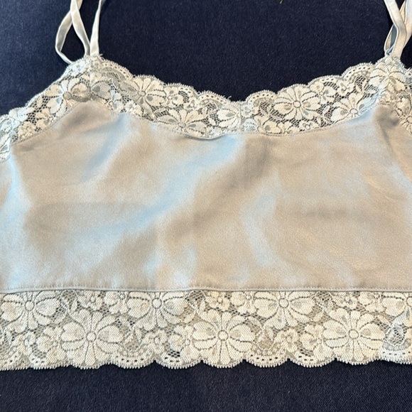 Brandy Melville crop top - Picture 2 of 4